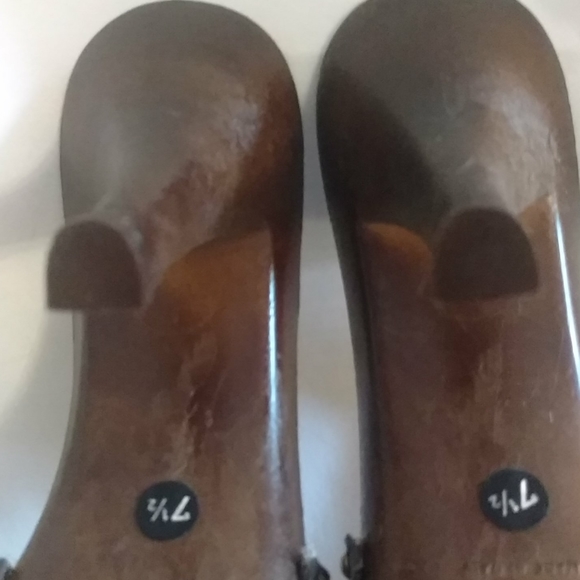 Guess shoes brown beige slide on heels size 7 1 /2 - Picture 4 of 5